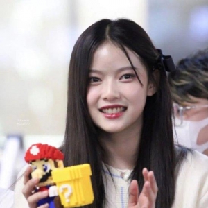 只有“蛇系”美女才能站上C位?美女