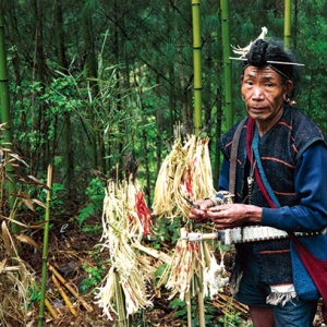 珞巴族最后的巫师 原来是这么生活的