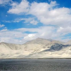 比4个日本还大的新疆 有的不只是草原和雪山