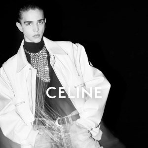 他是最新的 CELINE 男孩！